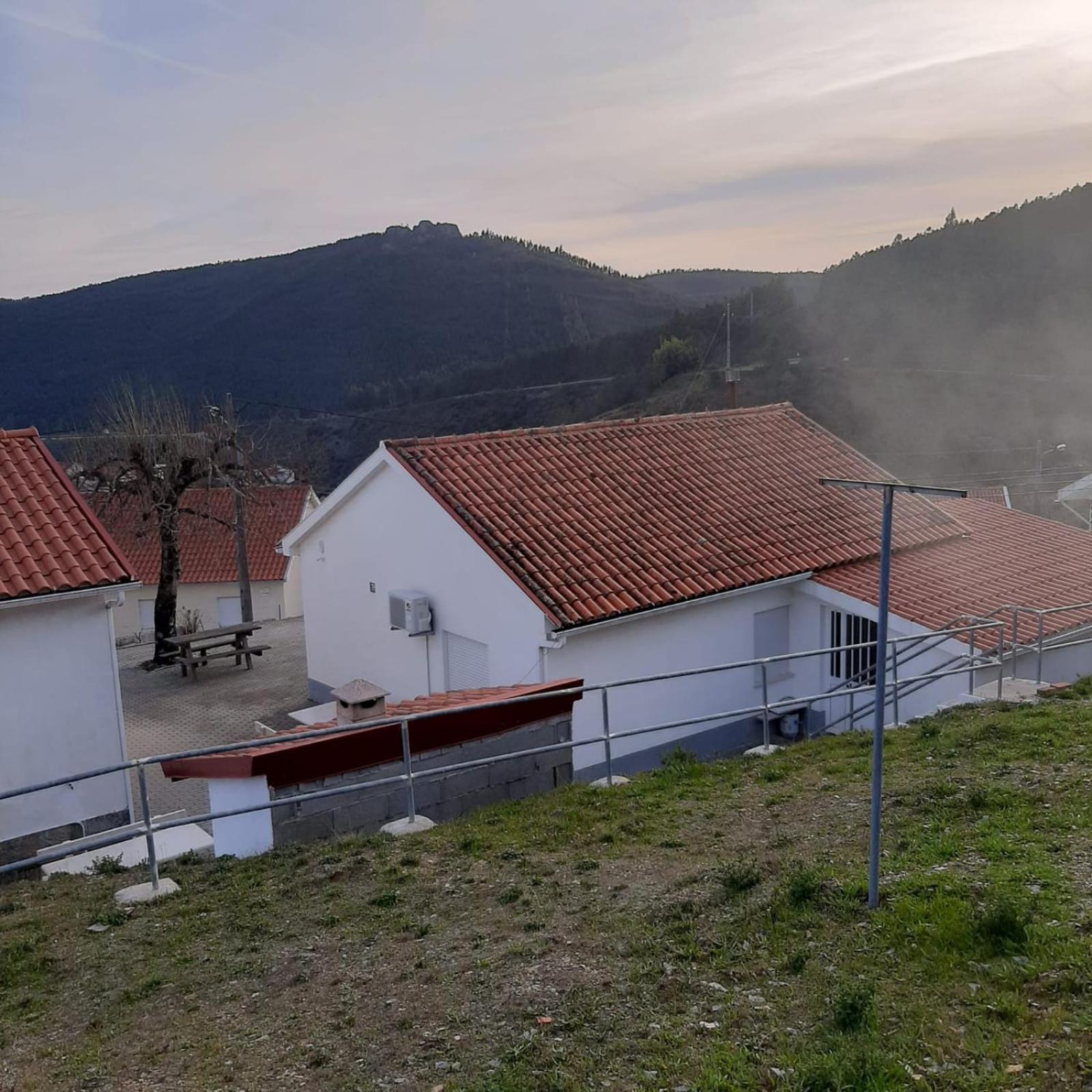 Casas Da Escola - "A Escola" - Meas Villa Pampilhosa da Serra Exterior photo